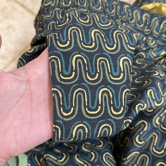 Like New Quicksilver Hybrid Swim Shorts - Picture 6 of 8